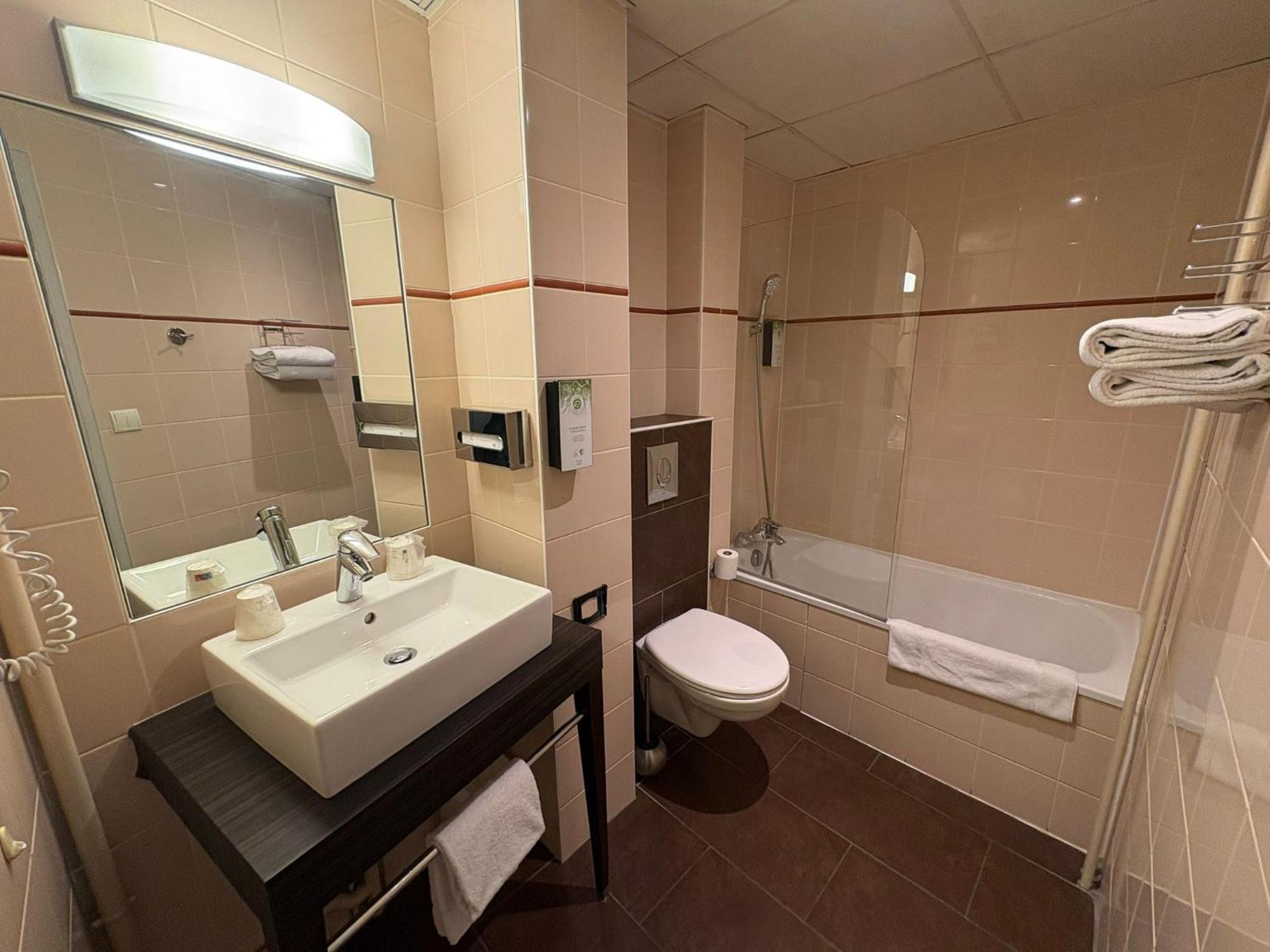Single Room Spa Access